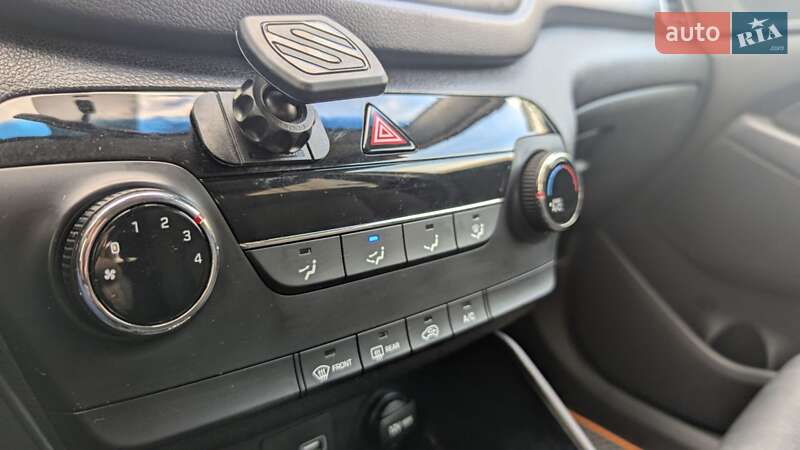 Позашляховик / Кросовер Hyundai Tucson 2016 в Харкові