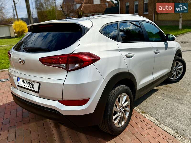 Позашляховик / Кросовер Hyundai Tucson 2016 в Дніпрі
