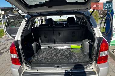 Позашляховик / Кросовер Hyundai Tucson 2006 в 
