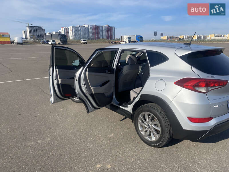 Позашляховик / Кросовер Hyundai Tucson 2016 в Одесі
