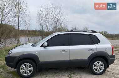Внедорожник / Кроссовер Hyundai Tucson 2010 в 