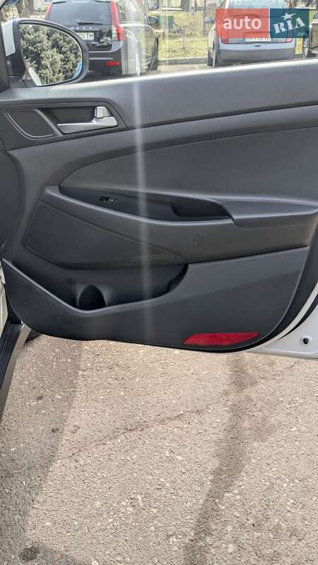 Внедорожник / Кроссовер Hyundai Tucson 2015 в Одессе