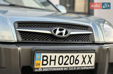 Внедорожник / Кроссовер Hyundai Tucson 2009 в 