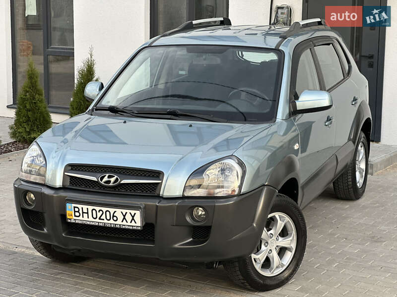 Внедорожник / Кроссовер Hyundai Tucson 2009 в 