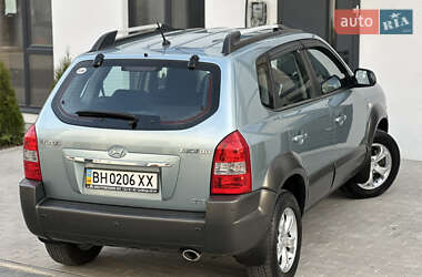 Внедорожник / Кроссовер Hyundai Tucson 2009 в 