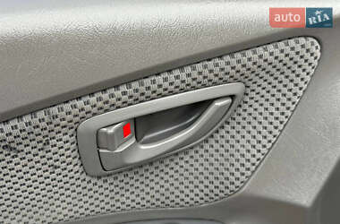 Внедорожник / Кроссовер Hyundai Tucson 2006 в 