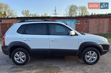Позашляховик / Кросовер Hyundai Tucson 2012 в 