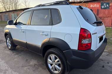Позашляховик / Кросовер Hyundai Tucson 2012 в 