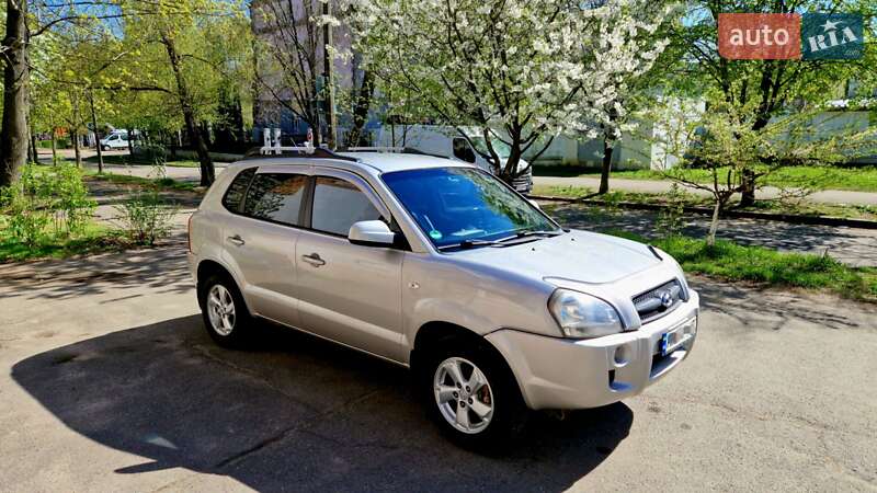 Внедорожник / Кроссовер Hyundai Tucson 2007 в 
