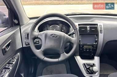 Внедорожник / Кроссовер Hyundai Tucson 2009 в 