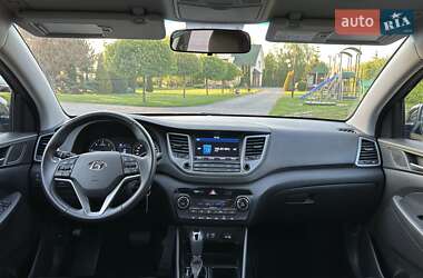 Позашляховик / Кросовер Hyundai Tucson 2016 в 