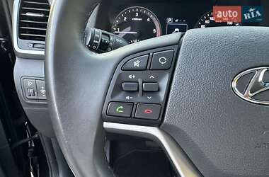 Позашляховик / Кросовер Hyundai Tucson 2016 в 