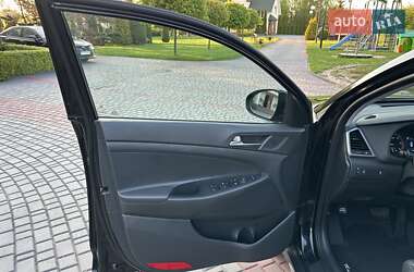 Позашляховик / Кросовер Hyundai Tucson 2016 в 