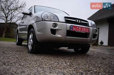 Внедорожник / Кроссовер Hyundai Tucson 2009 в 