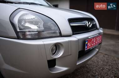 Внедорожник / Кроссовер Hyundai Tucson 2009 в 
