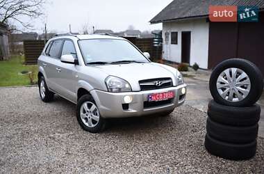 Внедорожник / Кроссовер Hyundai Tucson 2009 в 