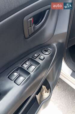Позашляховик / Кросовер Hyundai Tucson 2006 в 