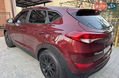 Позашляховик / Кросовер Hyundai Tucson 2016 в 