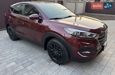 Позашляховик / Кросовер Hyundai Tucson 2016 в 