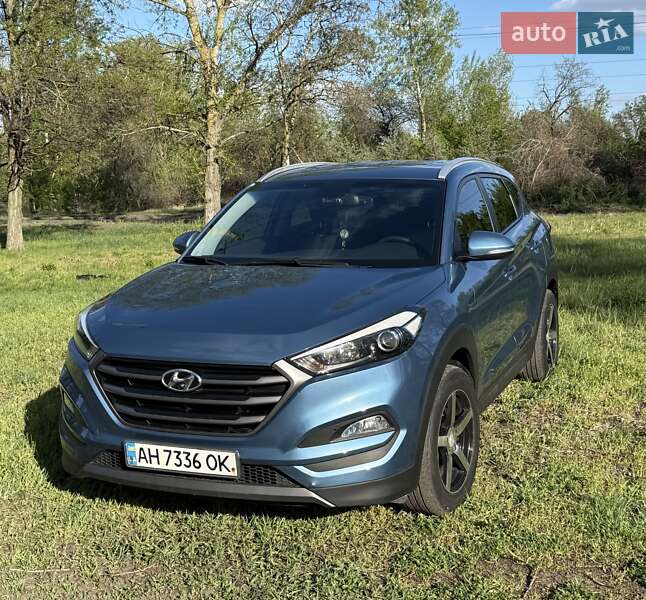 Внедорожник / Кроссовер Hyundai Tucson 2015 в 