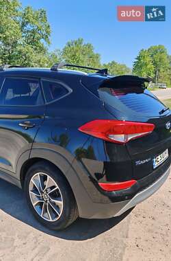 Внедорожник / Кроссовер Hyundai Tucson 2017 в 