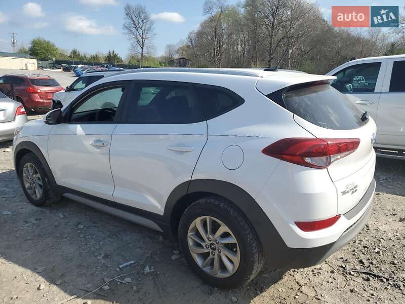 Позашляховик / Кросовер Hyundai Tucson 2017 в Чернівцях