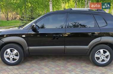 Внедорожник / Кроссовер Hyundai Tucson 2005 в 