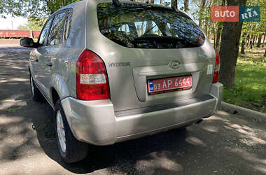 Внедорожник / Кроссовер Hyundai Tucson 2008 в 