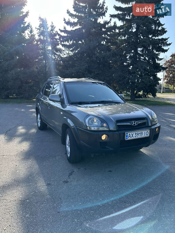 Внедорожник / Кроссовер Hyundai Tucson 2011 в Лозовой