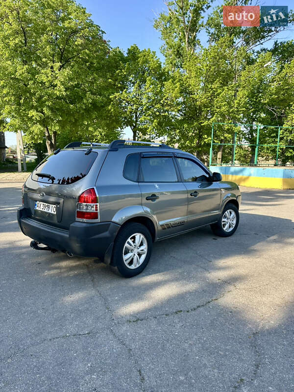 Внедорожник / Кроссовер Hyundai Tucson 2011 в Лозовой