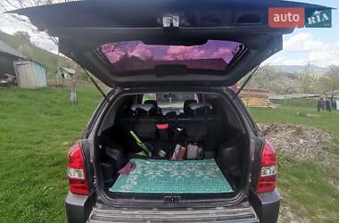Внедорожник / Кроссовер Hyundai Tucson 2009 в 