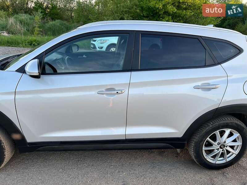 Внедорожник / Кроссовер Hyundai Tucson 2017 в Новом Роздоле