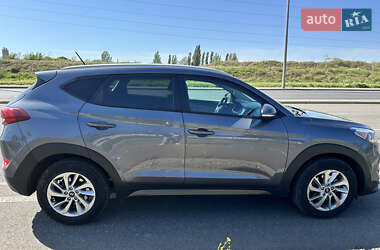 Позашляховик / Кросовер Hyundai Tucson 2016 в 
