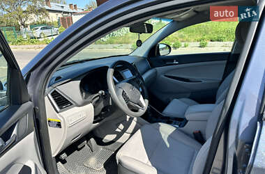 Позашляховик / Кросовер Hyundai Tucson 2016 в 