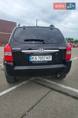 Внедорожник / Кроссовер Hyundai Tucson 2008 в 