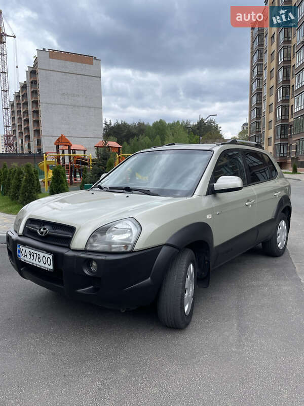 Позашляховик / Кросовер Hyundai Tucson 2005 в 