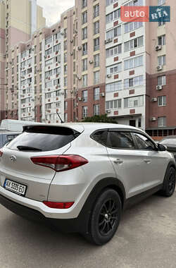 Внедорожник / Кроссовер Hyundai Tucson 2017 в 