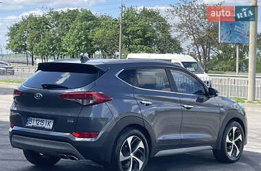 Внедорожник / Кроссовер Hyundai Tucson 2017 в 