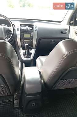 Внедорожник / Кроссовер Hyundai Tucson 2009 в 