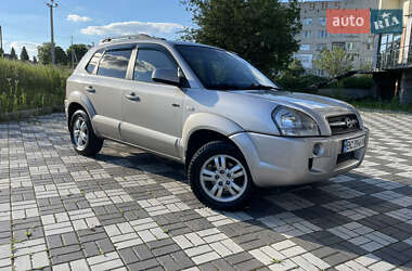 Внедорожник / Кроссовер Hyundai Tucson 2006 в 