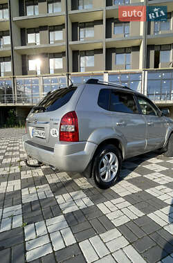 Внедорожник / Кроссовер Hyundai Tucson 2006 в 