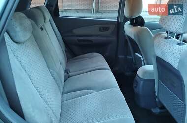 Внедорожник / Кроссовер Hyundai Tucson 2005 в 