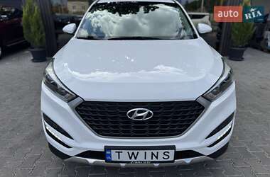 Внедорожник / Кроссовер Hyundai Tucson 2017 в 