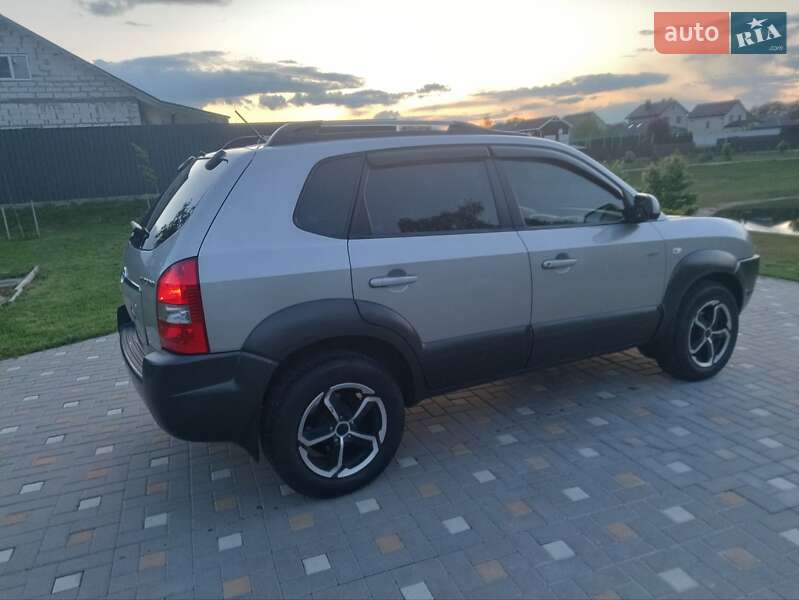 Позашляховик / Кросовер Hyundai Tucson 2006 в Києві