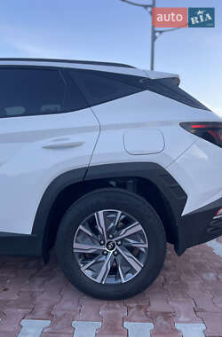 Внедорожник / Кроссовер Hyundai Tucson 2021 в 