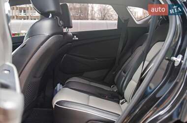 Позашляховик / Кросовер Hyundai Tucson 2015 в 