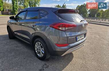 Позашляховик / Кросовер Hyundai Tucson 2016 в 