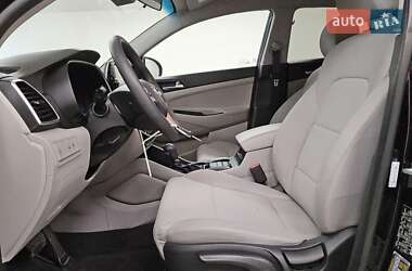 Позашляховик / Кросовер Hyundai Tucson 2021 в 