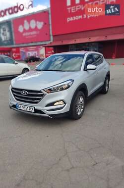 Позашляховик / Кросовер Hyundai Tucson 2015 в Києві