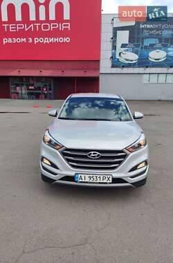 Внедорожник / Кроссовер Hyundai Tucson 2015 в 